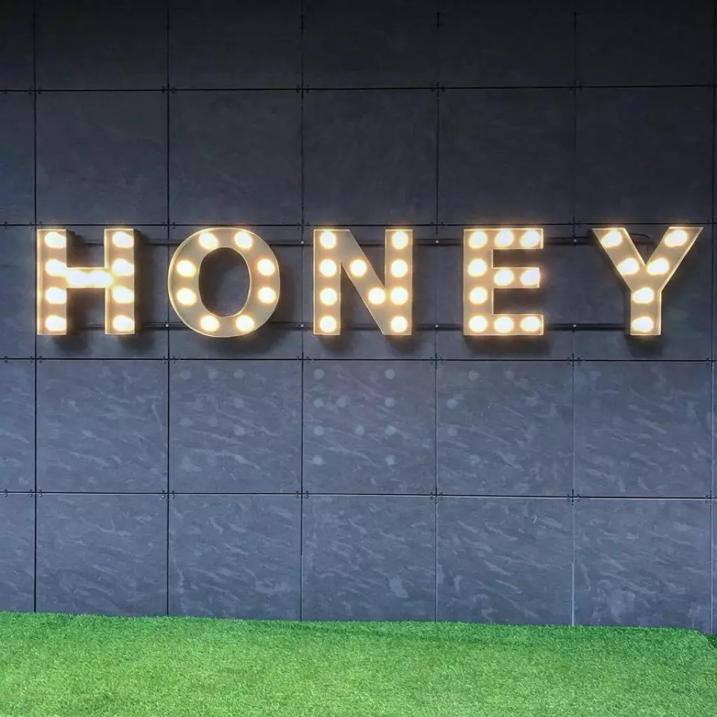 Honey kitchen