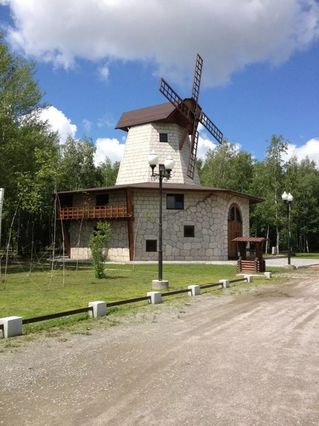 Мельница хабаровск. Кафе мельница Хабаровск. Ресторан "Старая мельница" Рыбница. Мельница Хабаровск база. Ресторан Старая мельница Хабаровск.