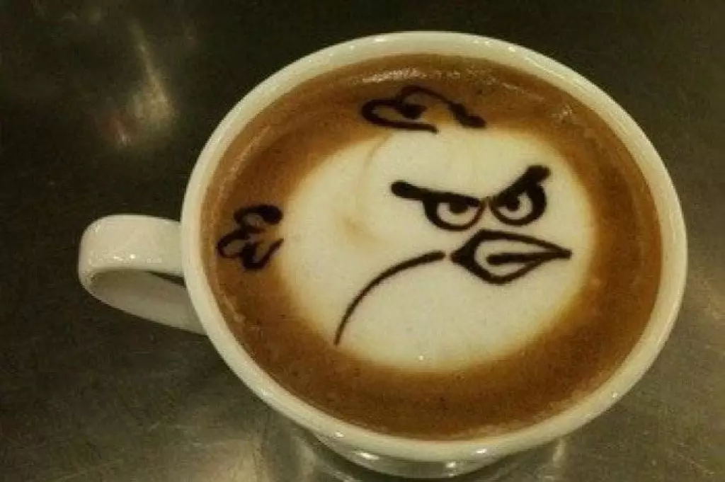 Perfect coffee 3d. Кофе рисунок. Надписи на кофейной пенке. Оригинальные рисунки на кофе. Кофе с рисунком на пенке.
