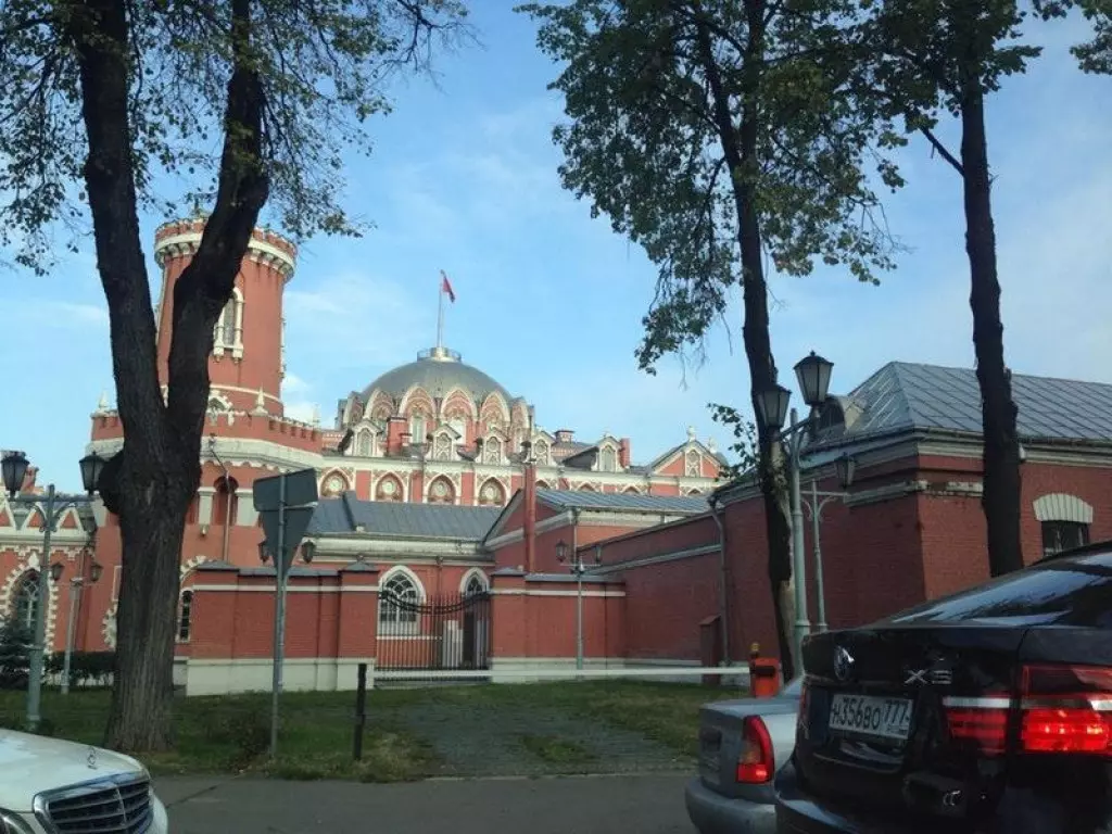 Школа в петровском тула. Петровская школа. Юннатов. Петровская школа Москва Юннатов. Петровская школа Юннатов 1.