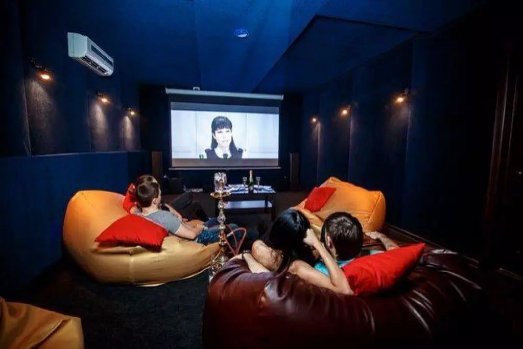 Lounge cinema