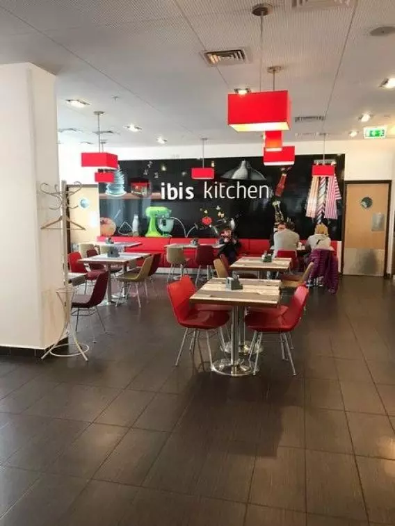 Ibis kitchen. Ибис Китчен Краснодар. Меню Ибис. Ибис Китчен Омск завтрак. Ibis Kitchen ресторан Москва меню и цены.